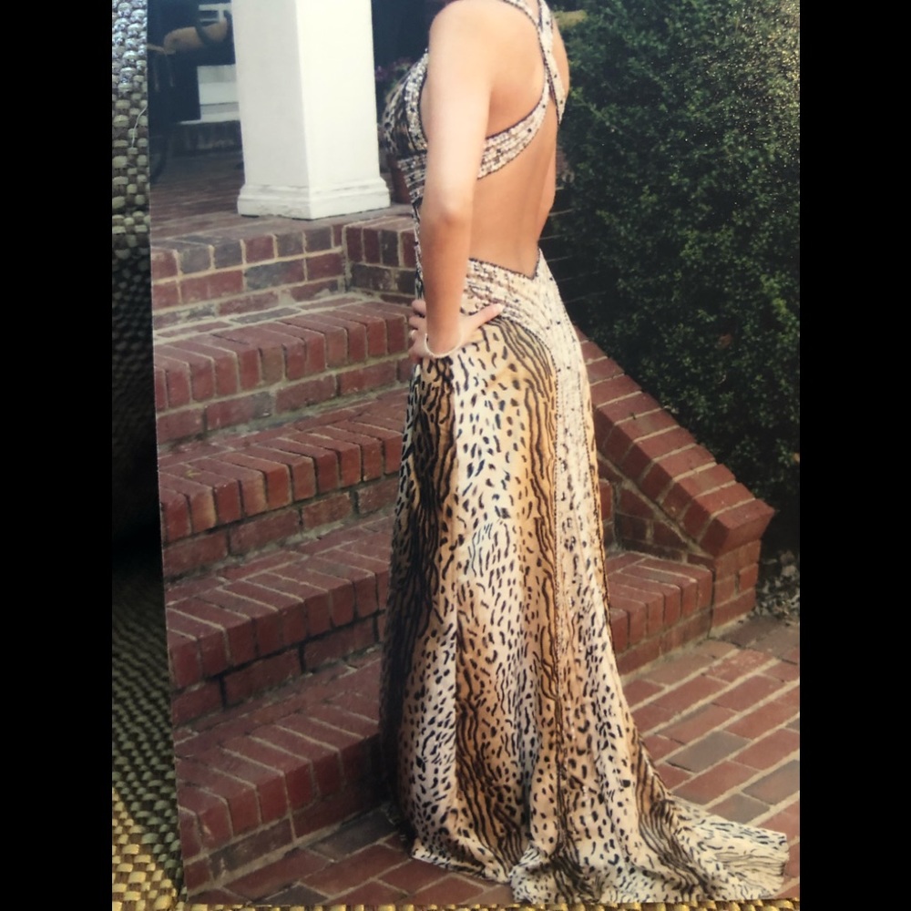 La femme 00 leopard prom dress
